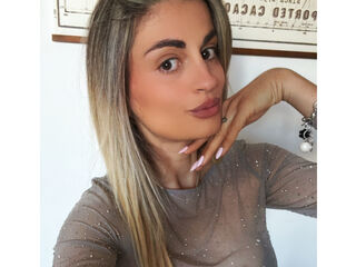 cam slut Evelynnny