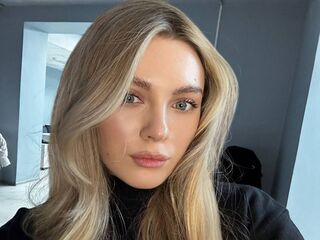 live chatroom GladysAgard