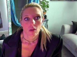 naked cam girl fingering pussy GlammaZon