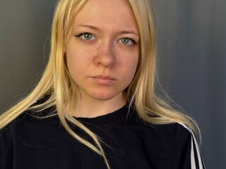 hot cam girl masturbating with vibrator HerthaWiggen