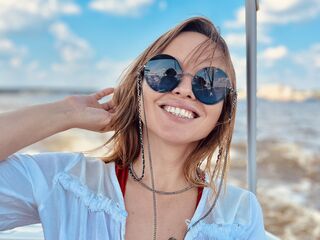 naughty cam girl masturbating with dildo IconaDidi