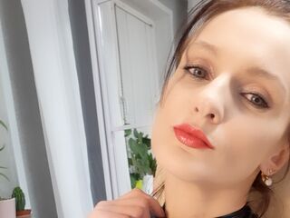 camwhore fingering shaved pussy Irinka