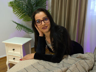 hot cam girl masturbating with vibrator IvyStone