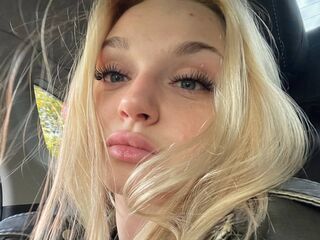 naughty cam girl fingering shaved pussy JinEvjen