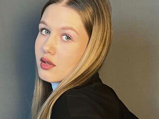 adult webcam chatroom JoycelynDoctor