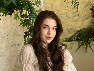 nude gamgirl KacyQuates