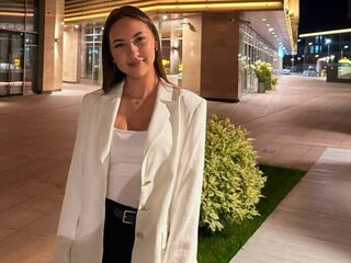 nude webcamgirl KaranAreas