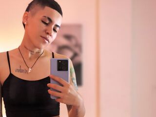 camwhore fingering shaved pussy KimOrtix