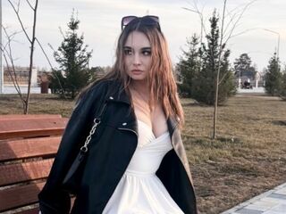 naked girl with webcam masturbating with vibrator KimberyKnedler