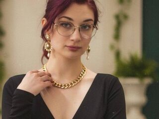strip tease KylieHerdes