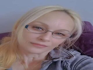 adult cam show LadyAzura