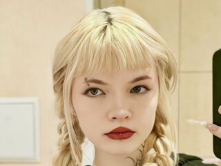 camgirl playing with vibrator LatashaLafevre