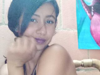 fingering girl webcam picture LauSommers