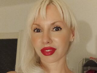 camgirl masturbating with sextoy LaymaFlay