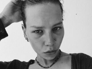 cybersex chat room LeeanneYepes