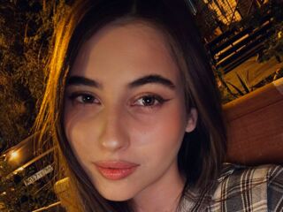 live-chat LeiaFrost