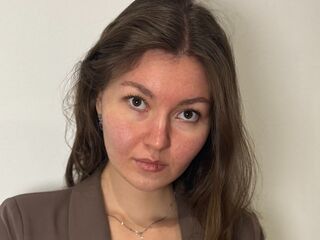 webcam bitch chatroom LeilaCoocher