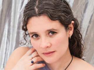 cam girl masturbating with vibrator LiaVerduska