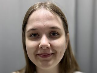 chat room live show LindaLeen