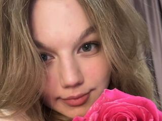 girl topless chat LinnGrimshaw