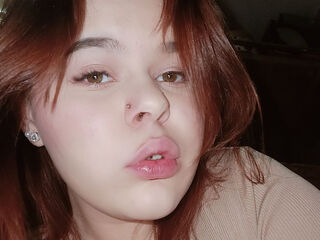 cam girl masturbating with sextoy LissaTerry