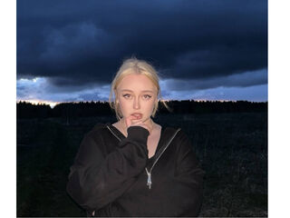 naughty camwhore LitaBloom