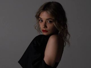 naked webcam girl masturbating LolaKiki