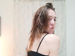 naughty cam girl fingering shaved pussy LunaRosebud