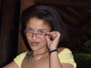 fingering webcamgirl LunaRuselly