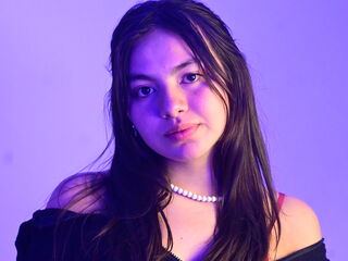 beautiful girlcam LyaValmont