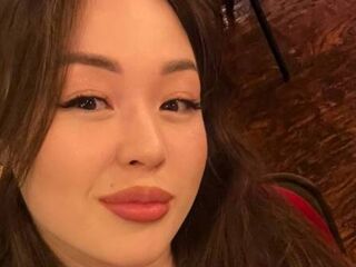 naughty cam girl fingering shaved pussy MalkaBoccanfuso