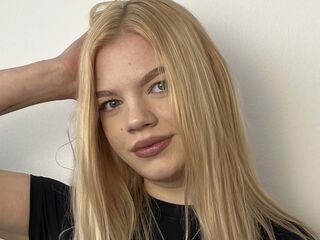 camgirl playing with sex toy MariaTownsen