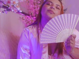 camgirl playing with sextoy MeganGreyh