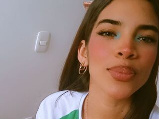 camwhore masturbating with dildo MeliCorner