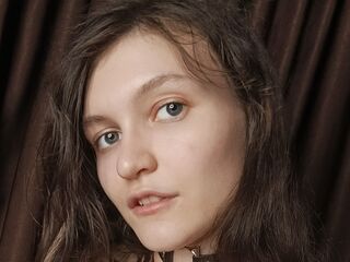 naked camgirl MillieStrife