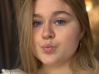 hot camslut MonaHosks