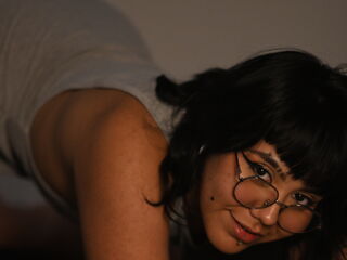 camgirl masturbating with sex toy NoemieBlanche