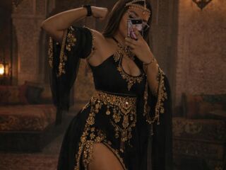 hot striptease web cam PerlaZoey