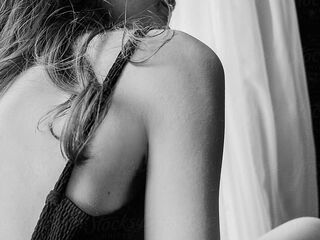 hot naked webcam girl RemaRoy