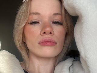 naked girl with cam masturbating RenitaKoo