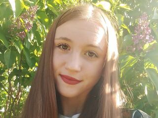 girl showing tits RickiCriblez