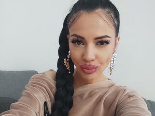 topless webcamgirl SaraMiriam