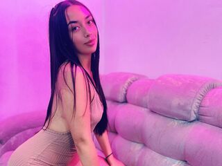 naughty cam girl fingering pussy SaraZack