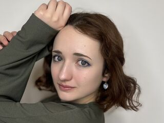 naked camgirl masturbating with dildo SaundraTowler