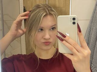 chat room webcam SkyeDavi