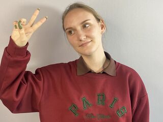 camgirl playing with dildo SummerEllie
