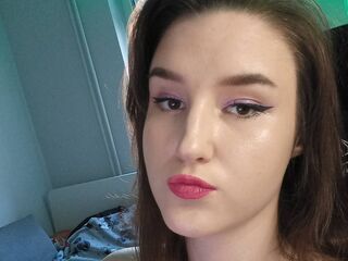 closeup web cam SuzannaConnally