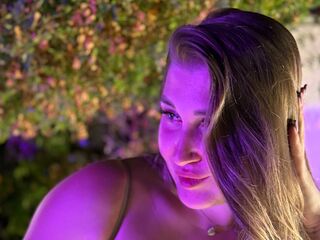 hot cam girl fingering TarahZullo