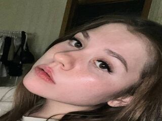 hot camslut UshaNakama