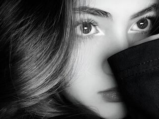 shaved pussy webcam VickyToure